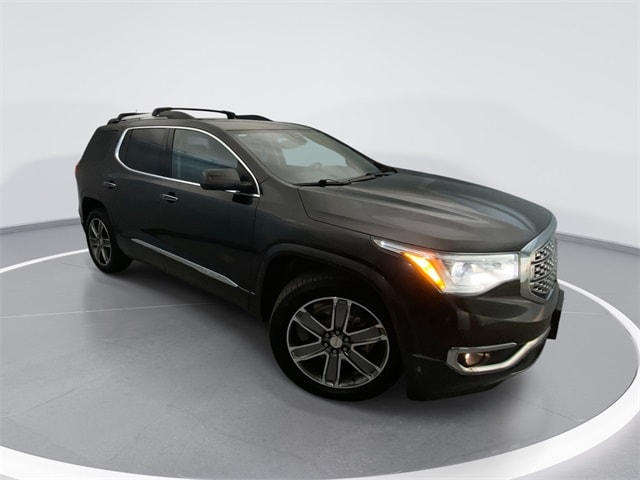 2017 GMC Acadia Denali's photo