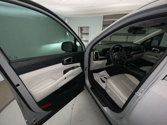 2025 Kia Sorento S - Photo 11