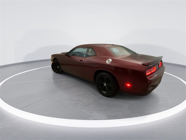 2022 Dodge Challenger SXT photo 2