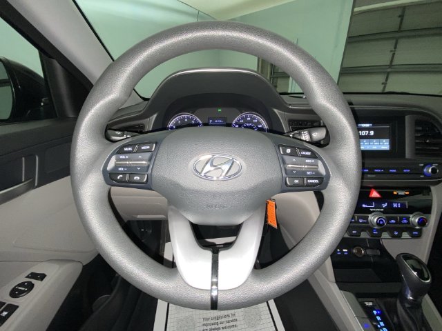 2020 Hyundai Elantra SE - Photo 13