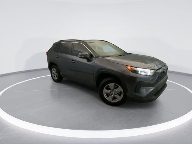 2022 Toyota RAV4 XLE - Photo 6