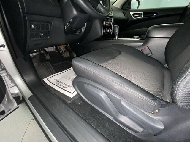 2019 Nissan Pathfinder S - Photo 12