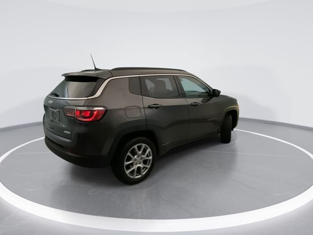 2022 Jeep Compass Latitude Lux - Photo 6