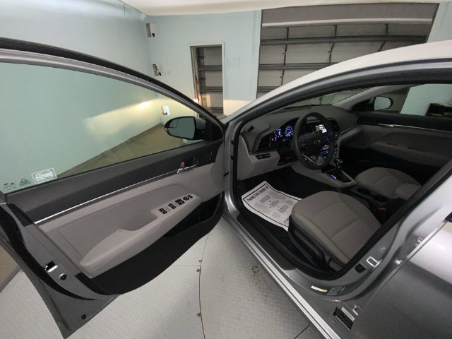 2020 Hyundai Elantra SE - Photo 11