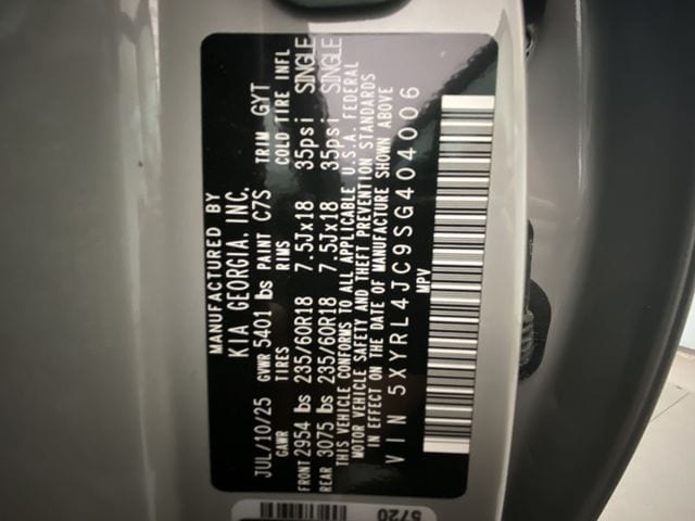 2025 Kia Sorento S - Photo 29