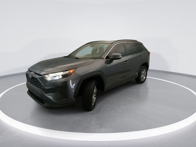 2022 Toyota RAV4 XLE - Photo 8