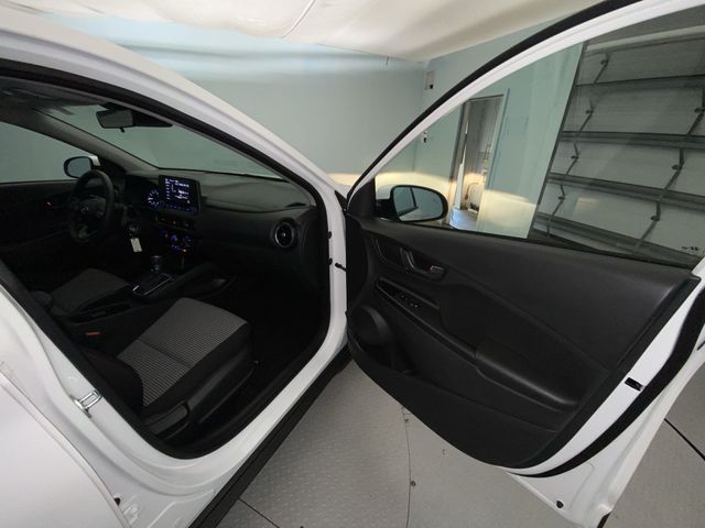 2023 Hyundai Kona SE - Photo 23