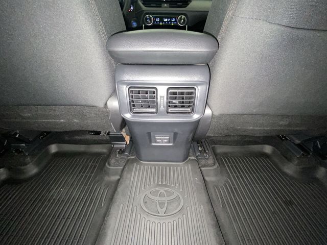 2022 Toyota RAV4 XLE - Photo 29