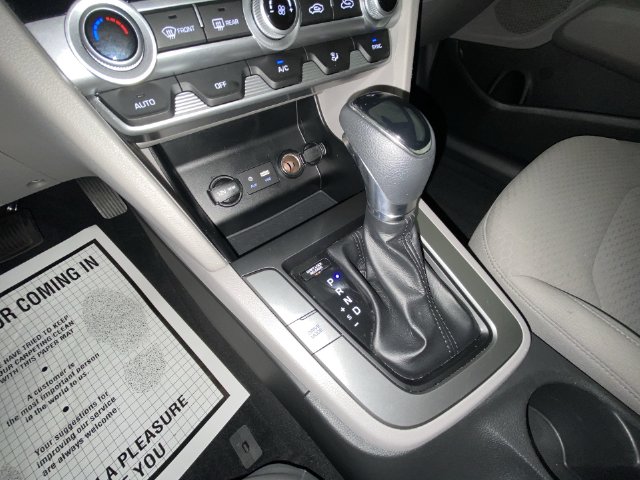 2020 Hyundai Elantra SE - Photo 18