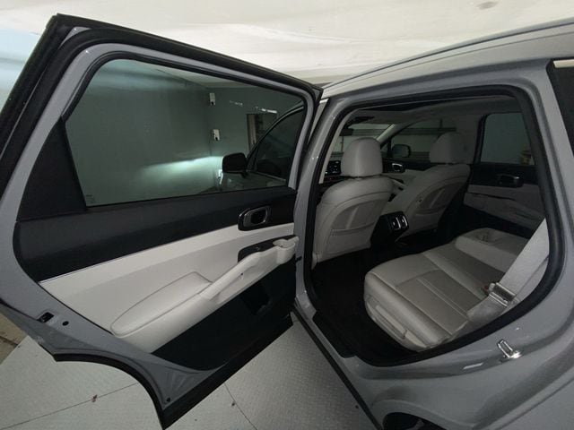 2025 Kia Sorento S - Photo 23