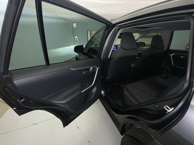 2022 Toyota RAV4 XLE - Photo 23