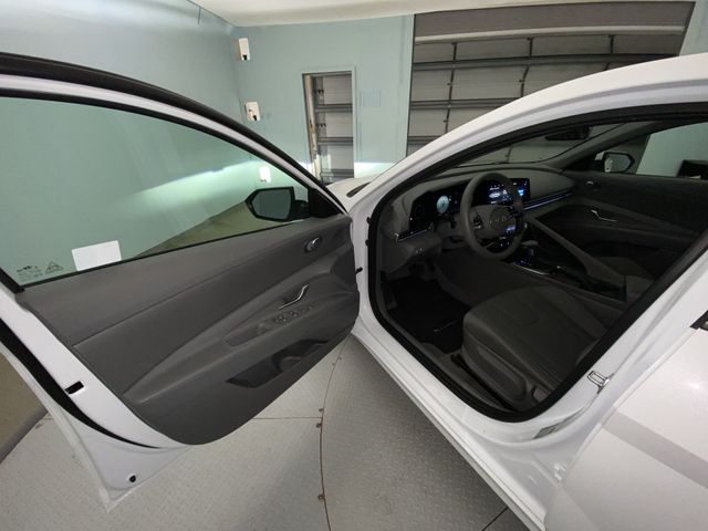 2024 Hyundai Elantra SEL - Photo 11