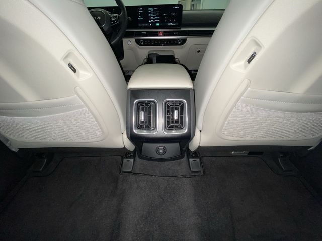 2025 Kia Sorento S - Photo 30