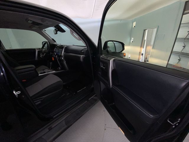 2020 Toyota 4Runner SR5 - Photo 24