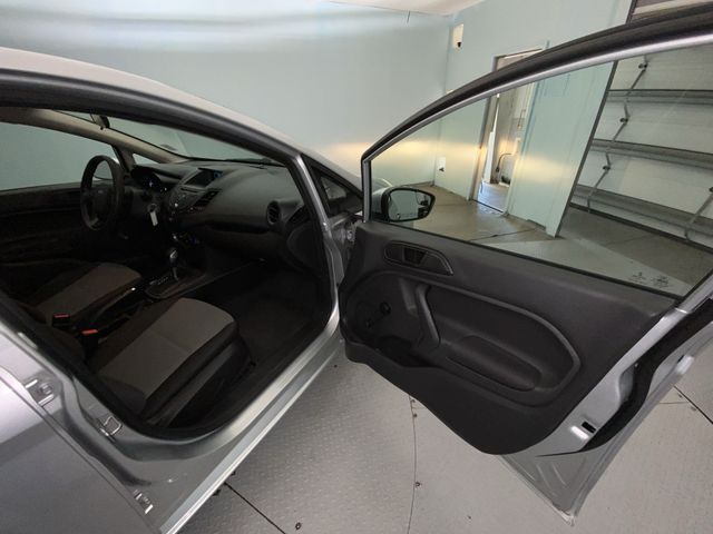 2016 Ford Fiesta S - Photo 19