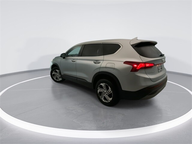 2021 Hyundai Santa Fe SE photo 2