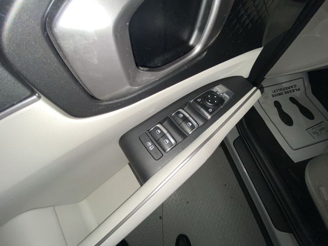 2025 Kia Sorento S - Photo 13