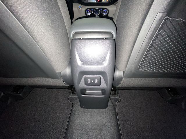 2024 Hyundai Venue SEL - Photo 28