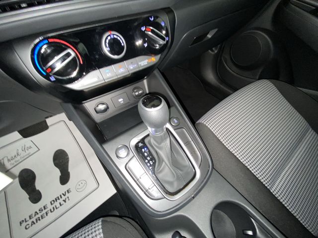 2023 Hyundai Kona SE - Photo 19