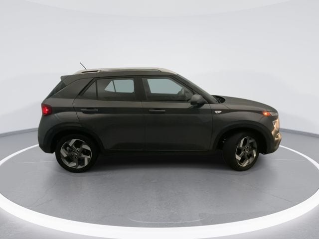 2024 Hyundai Venue SEL - Photo 7