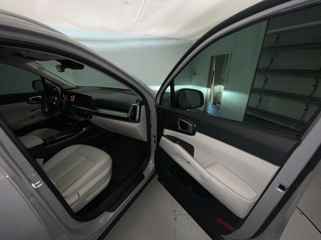 2025 Kia Sorento S - Photo 26