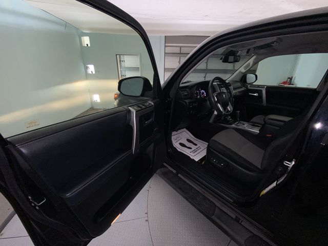 2020 Toyota 4Runner SR5 - Photo 11