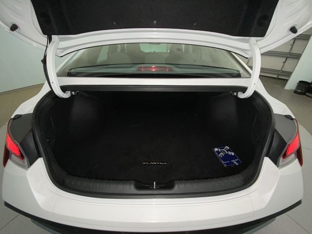 2024 Hyundai Elantra SEL - Photo 23