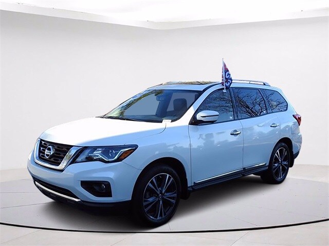 2018 Nissan Pathfinder Platinum photo 3