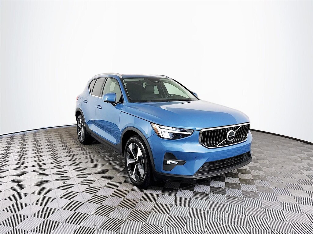 Used 2024 Volvo XC40 B5 Plus Bright SUV