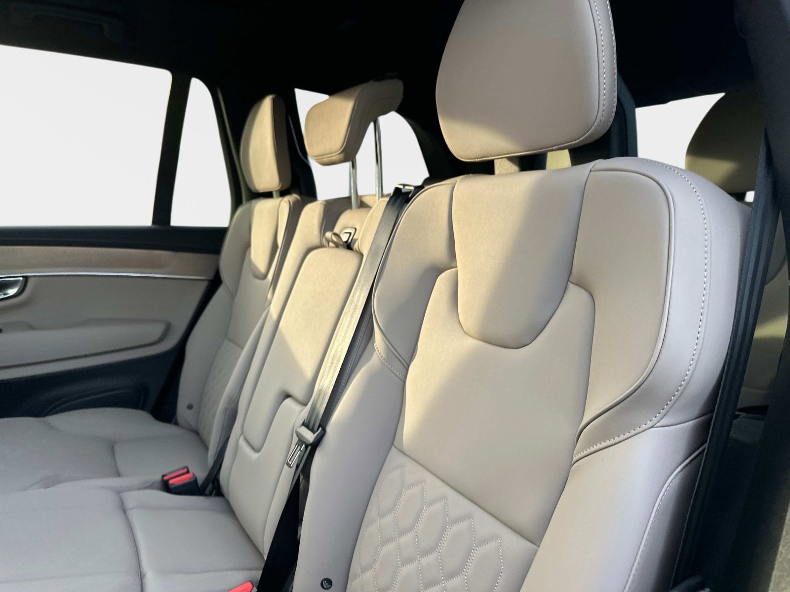 2026 Volvo XC90 Plus - Photo 12