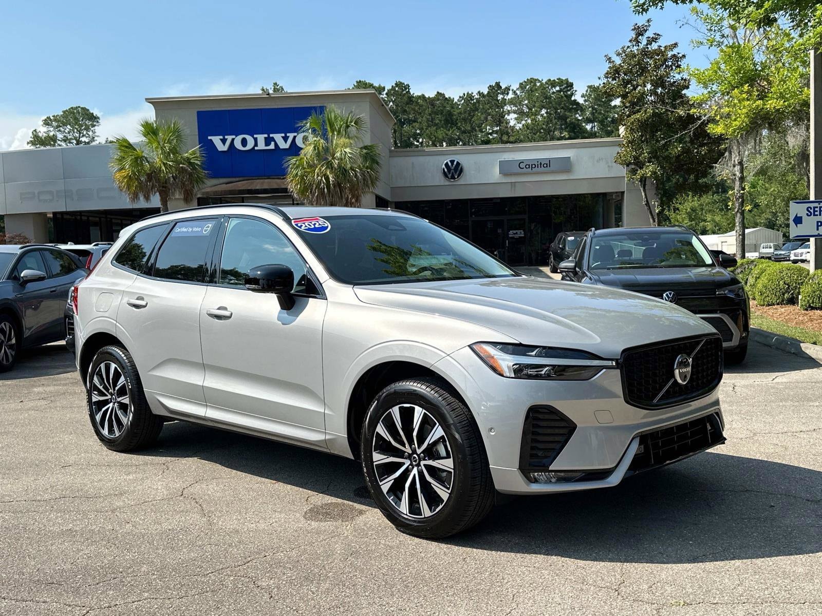 2025 Volvo XC60 B5 Plus