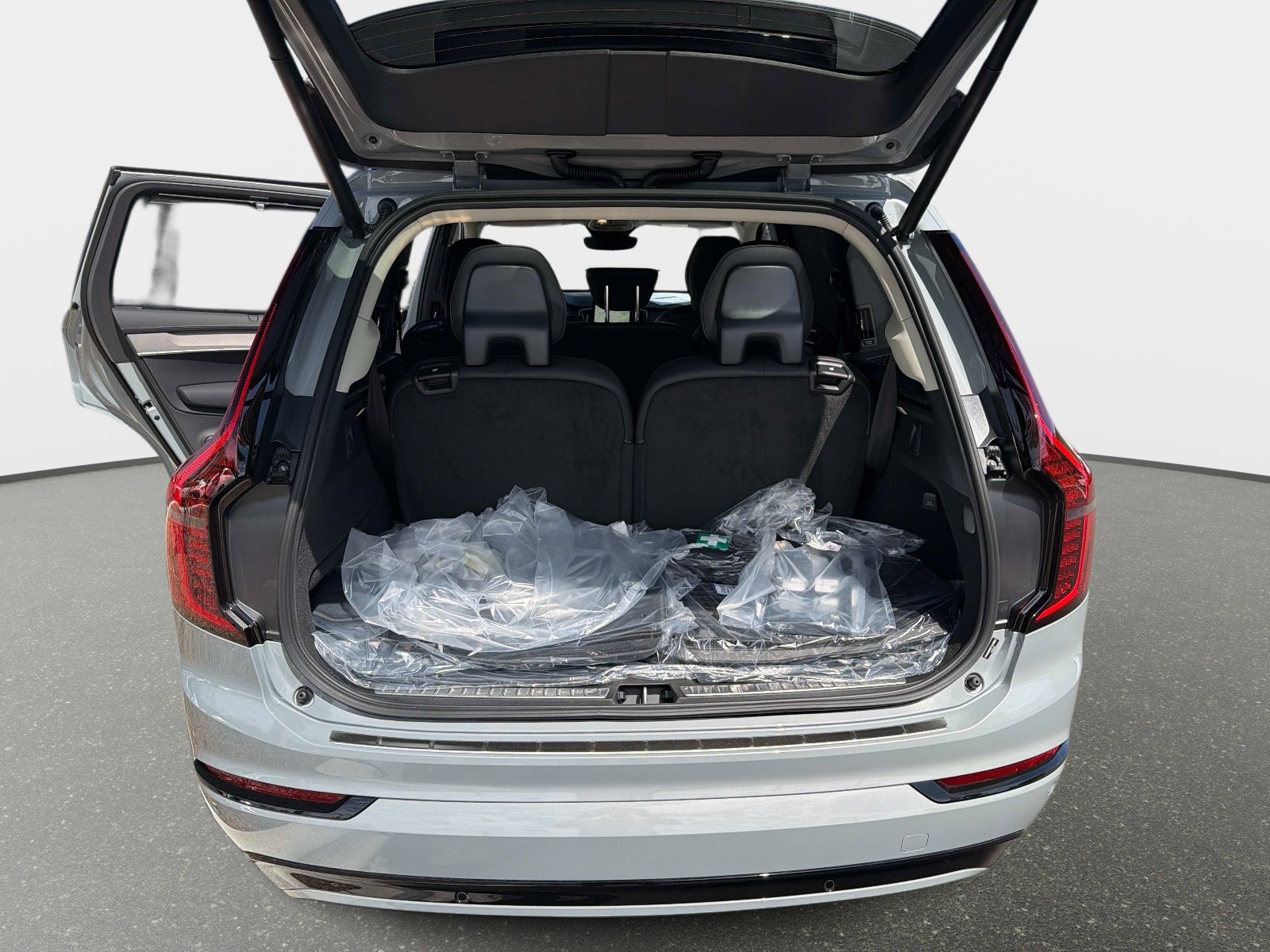 2026 Volvo XC90 Ultra - Photo 11
