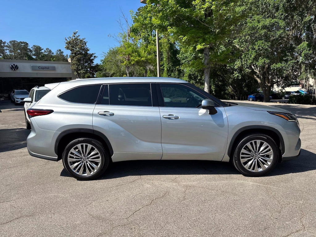 Used 2022 Toyota Highlander Platinum SUV