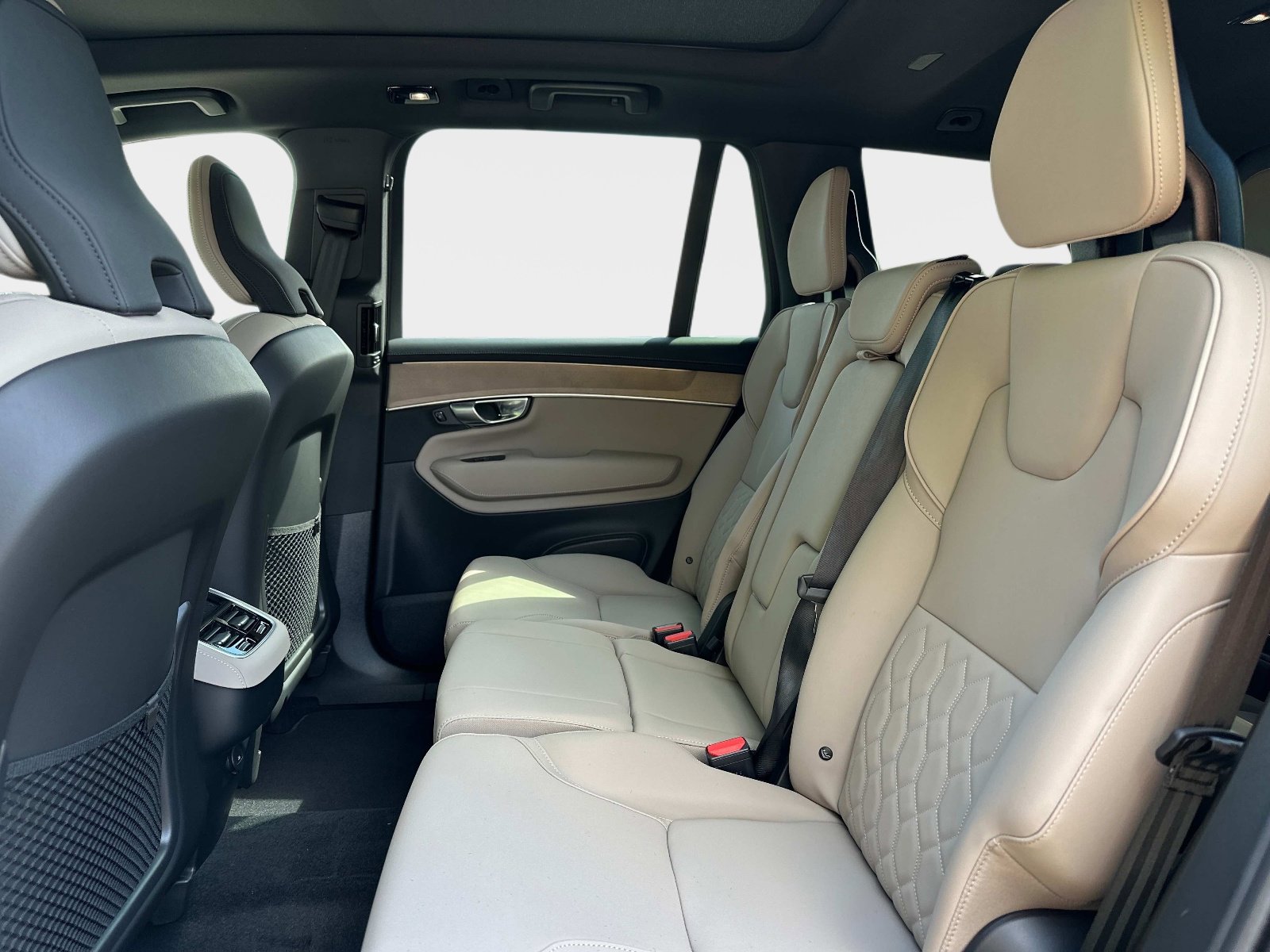2026 Volvo XC90 Plus - Photo 12