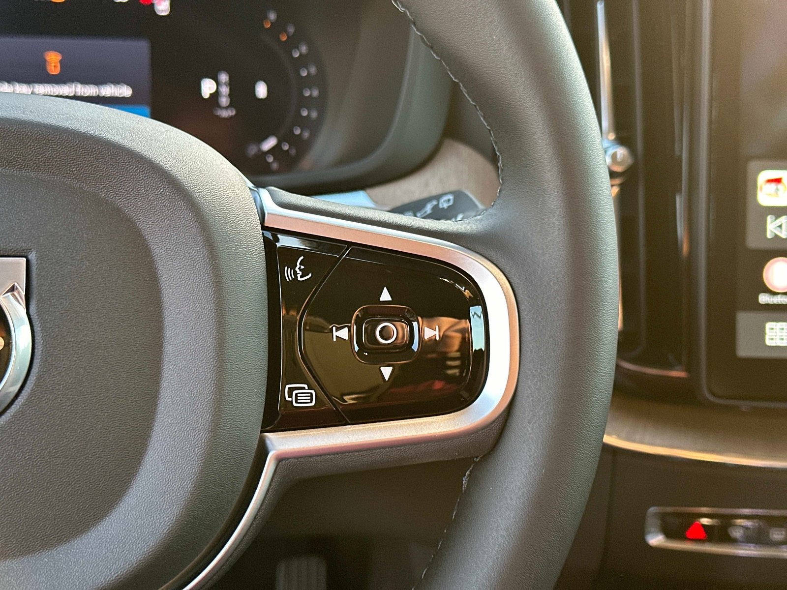 2026 Volvo XC60 Core - Photo 28