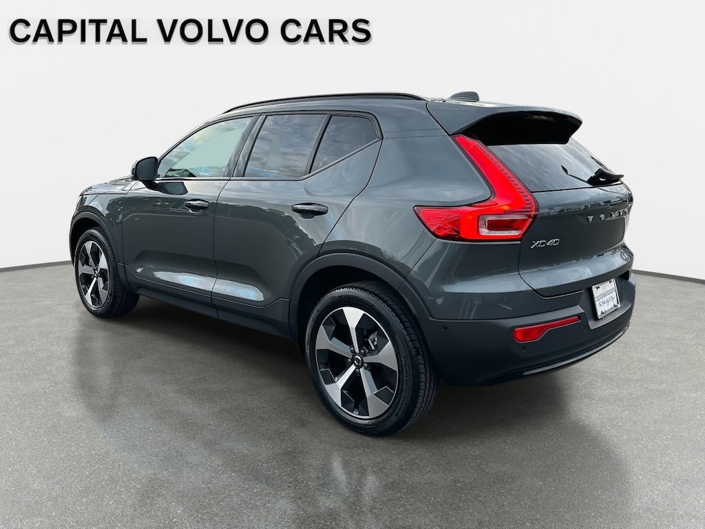 New 2026 Volvo XC40 B5 Plus SUV