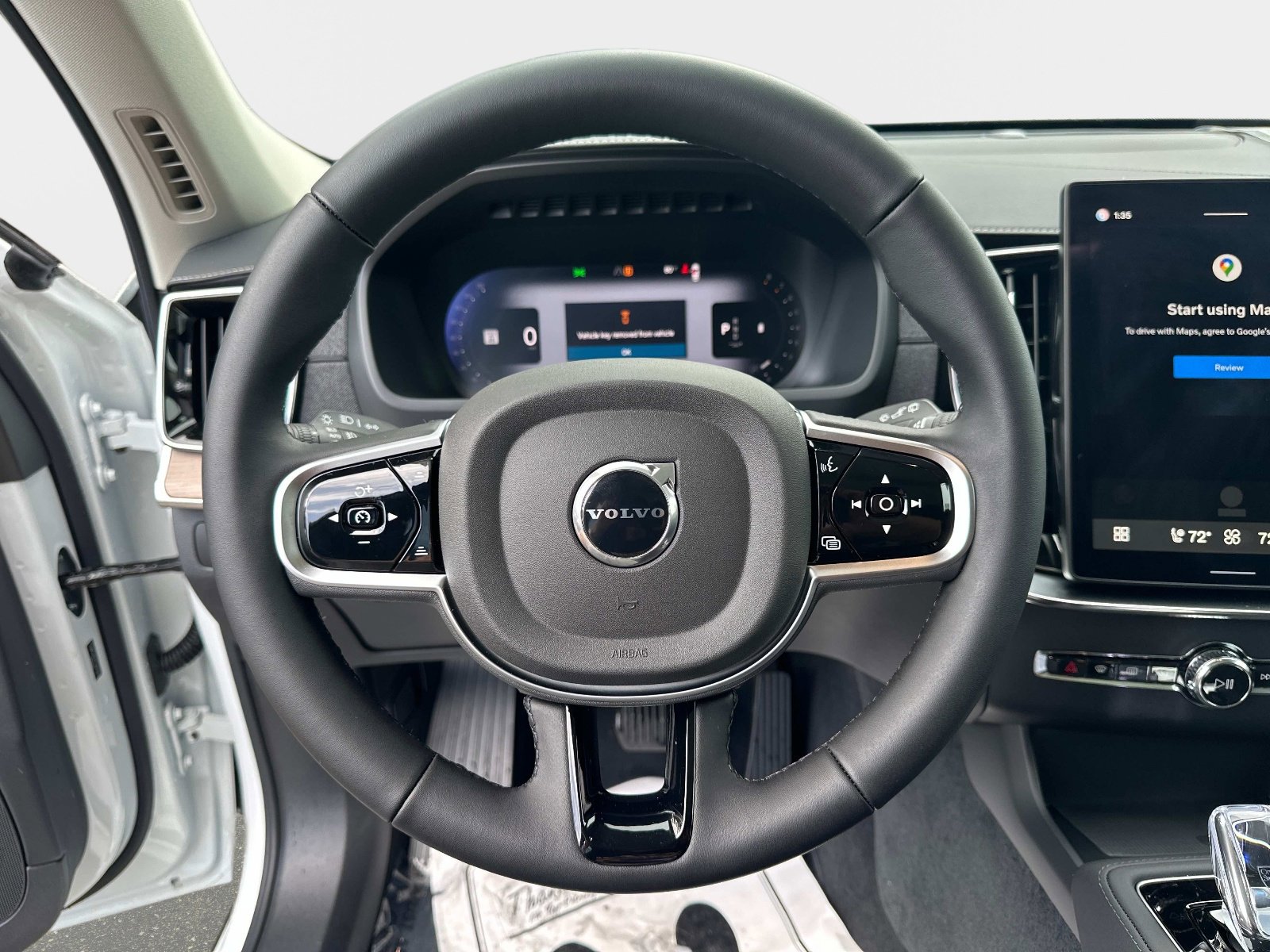 2026 Volvo XC90 Plus - Photo 23