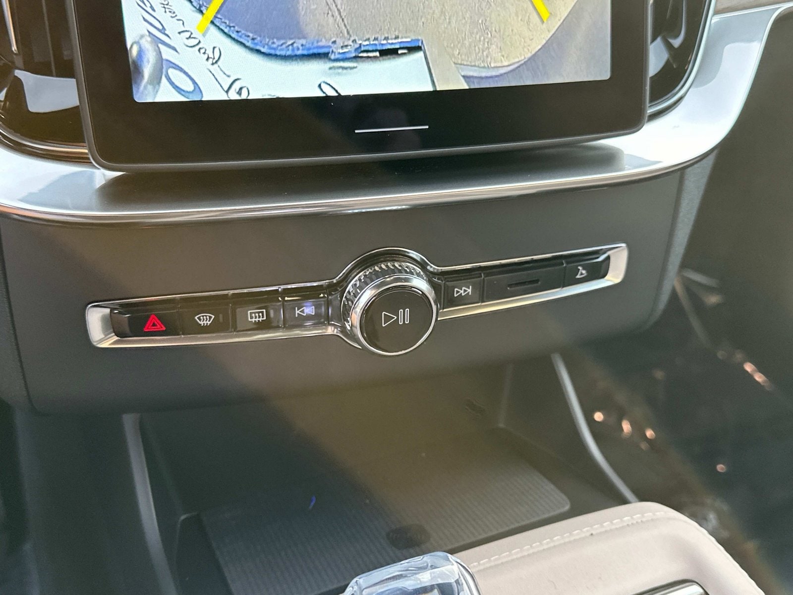 2026 Volvo XC90 Plus - Photo 21