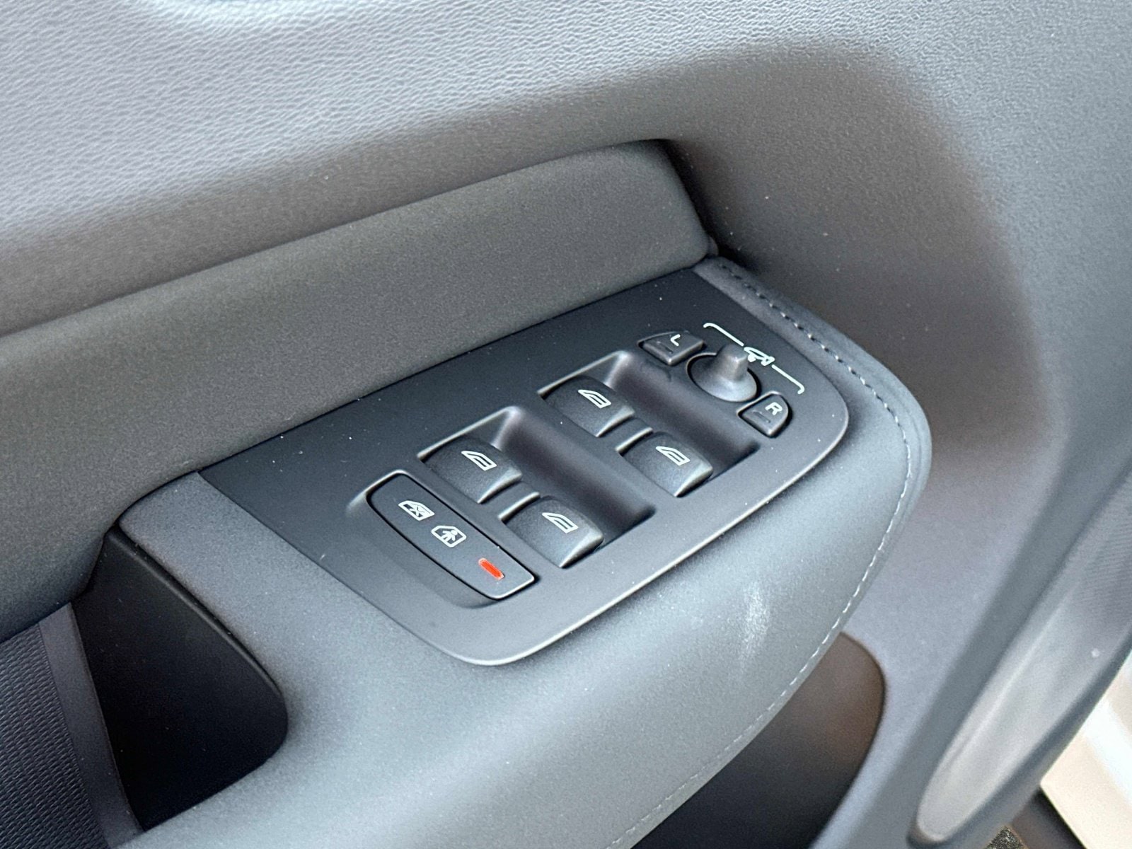 2026 Volvo XC60 Core - Photo 19