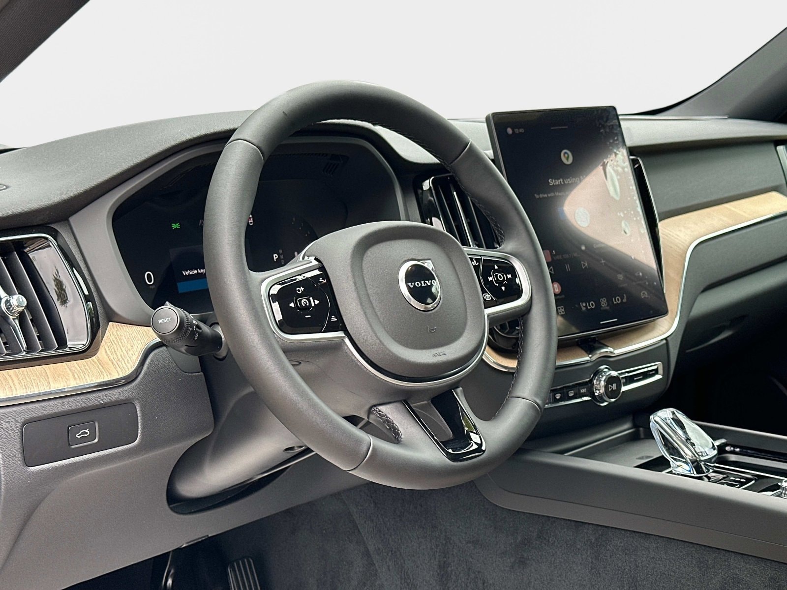 2026 Volvo XC60 Core - Photo 30