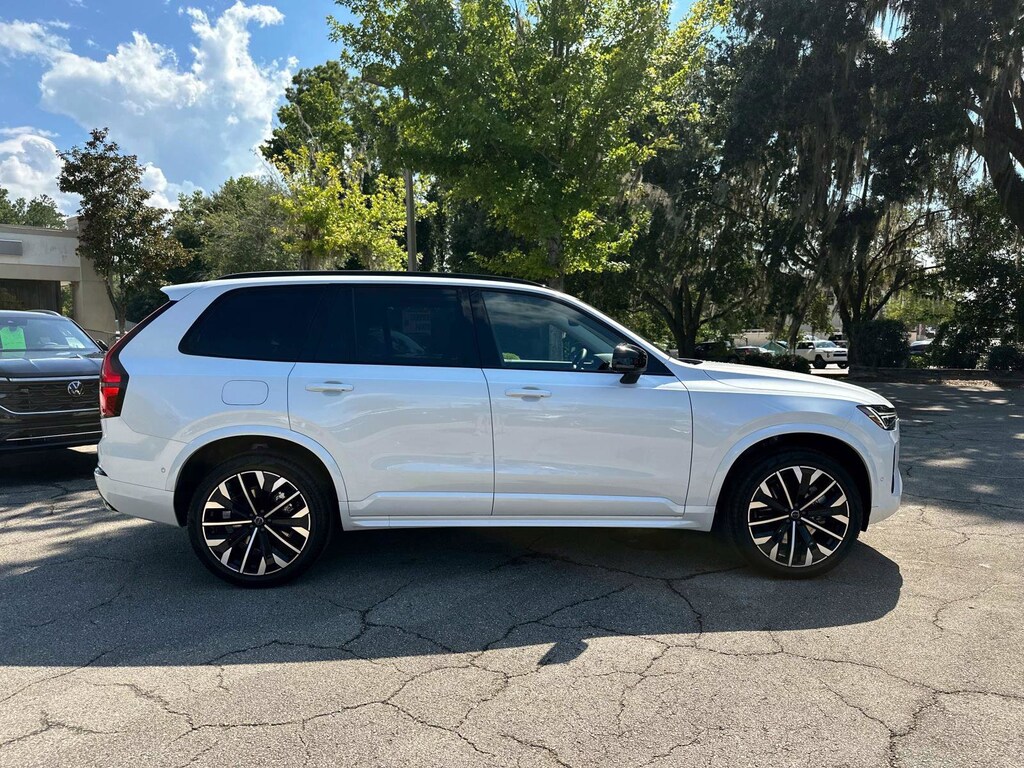 New 2026 Volvo XC90 plug-in hybrid T8 Ultra Dark Theme 7-Seater SUV