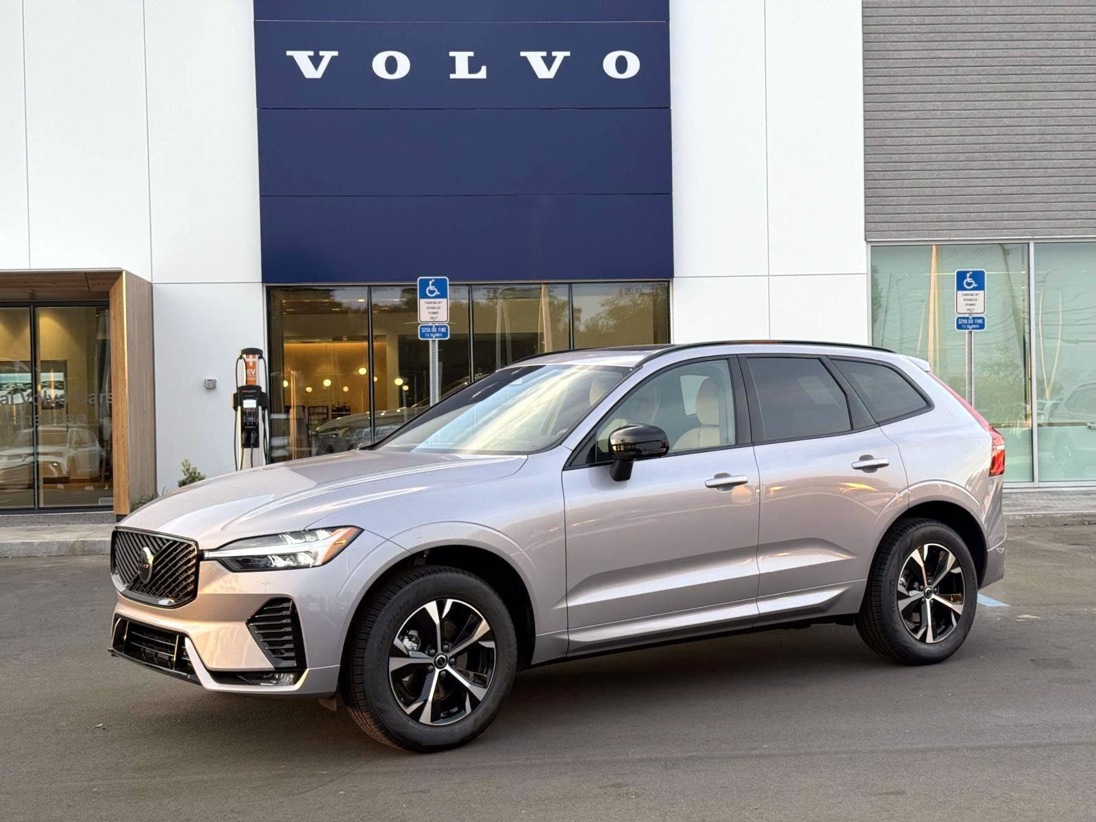 2026 Volvo XC60 Core's photo