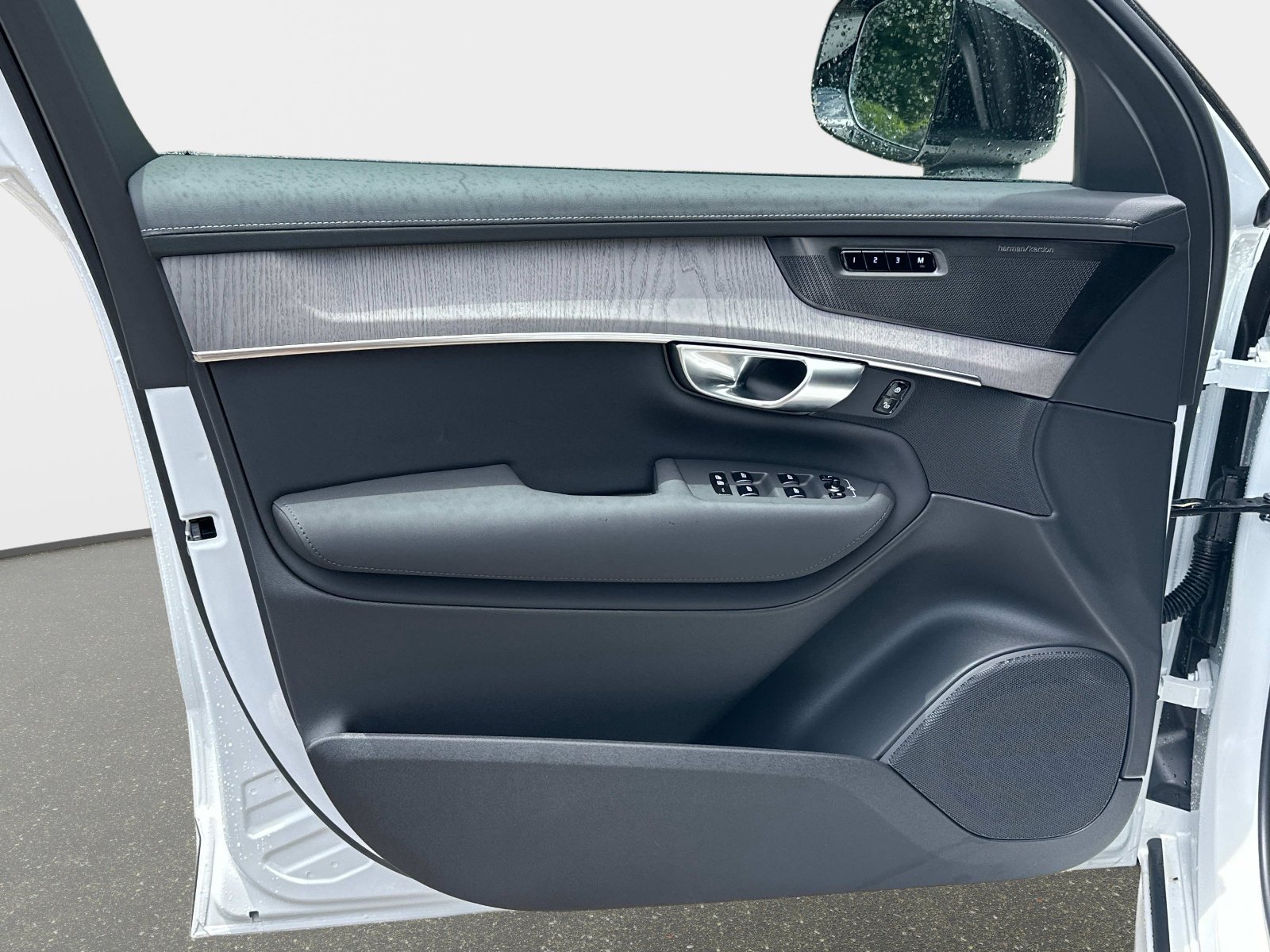 2026 Volvo XC90 Ultra - Photo 15