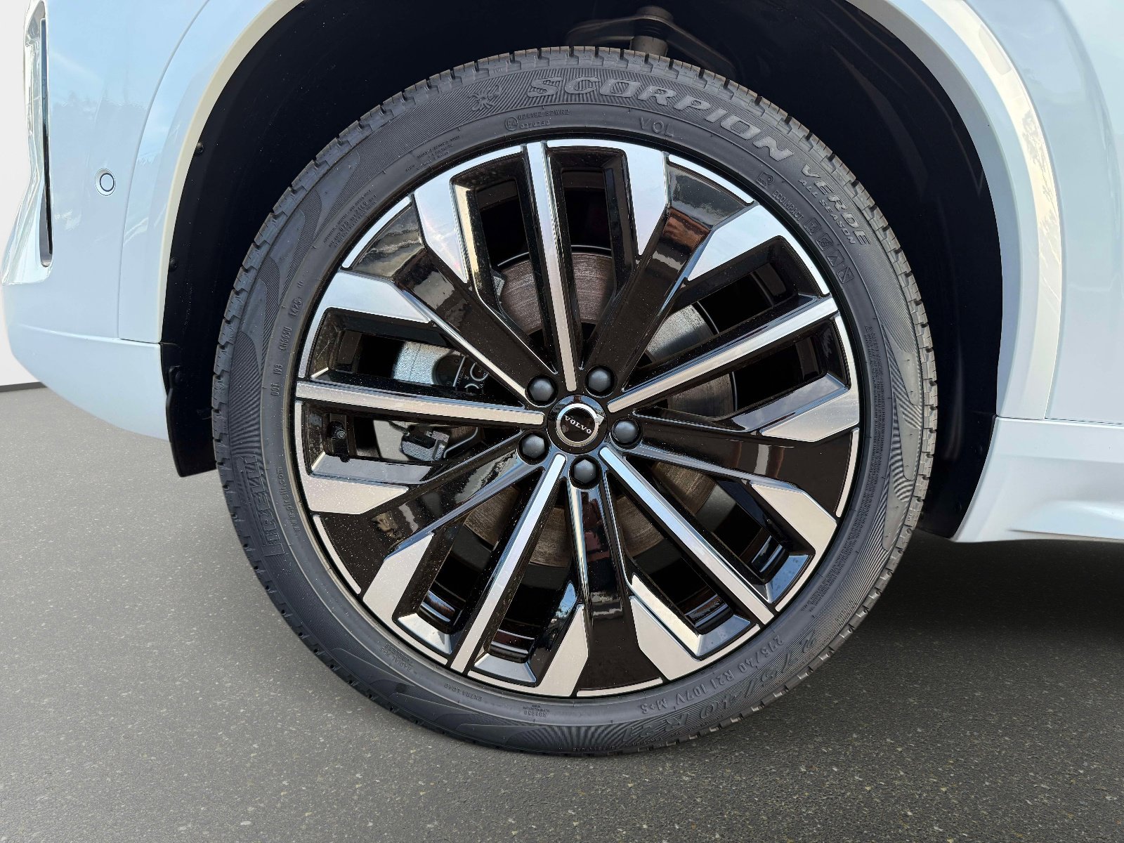 2026 Volvo XC90 Ultra - Photo 10