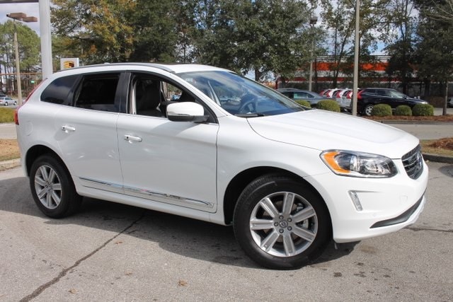 2016 Volvo XC60 white