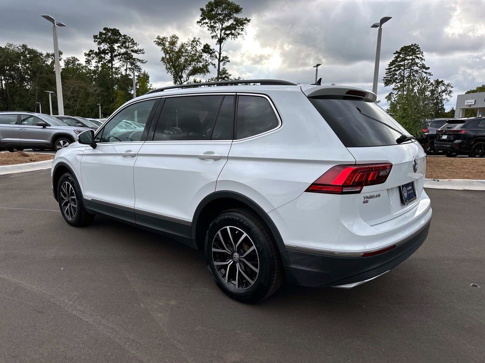 2021 Volkswagen Tiguan SE photo 3