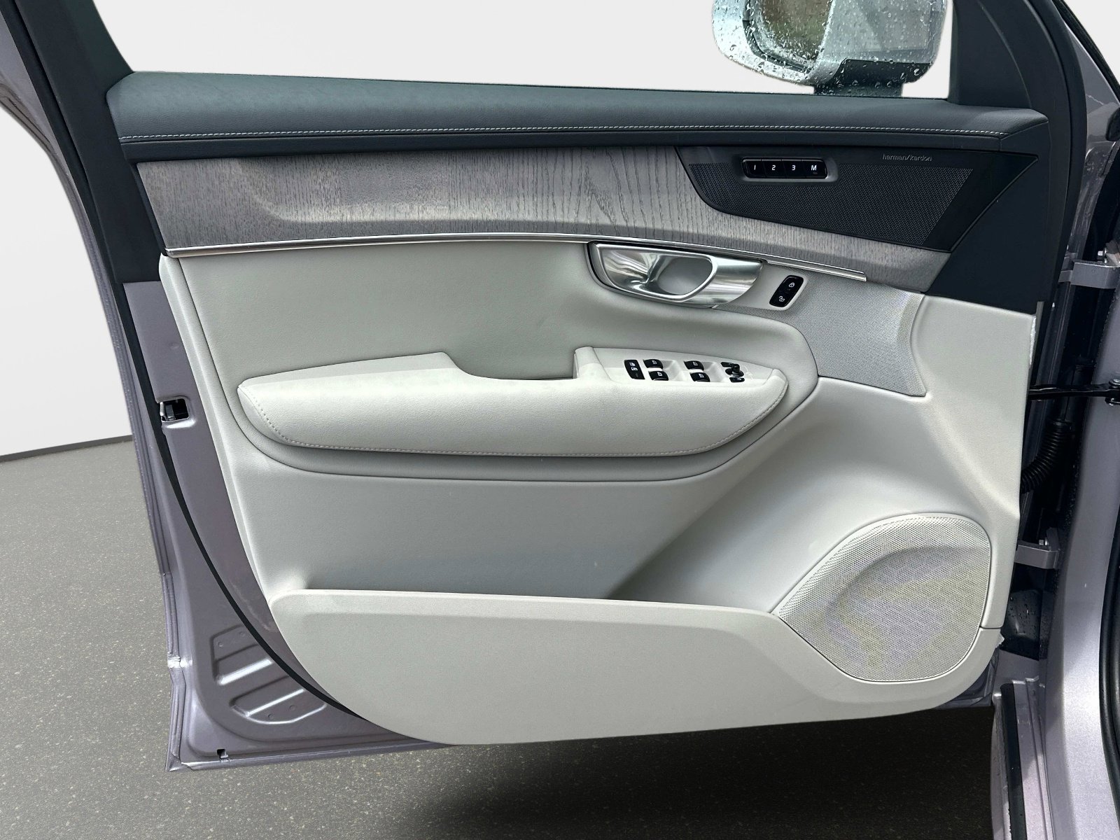 2026 Volvo XC90 Ultra - Photo 14