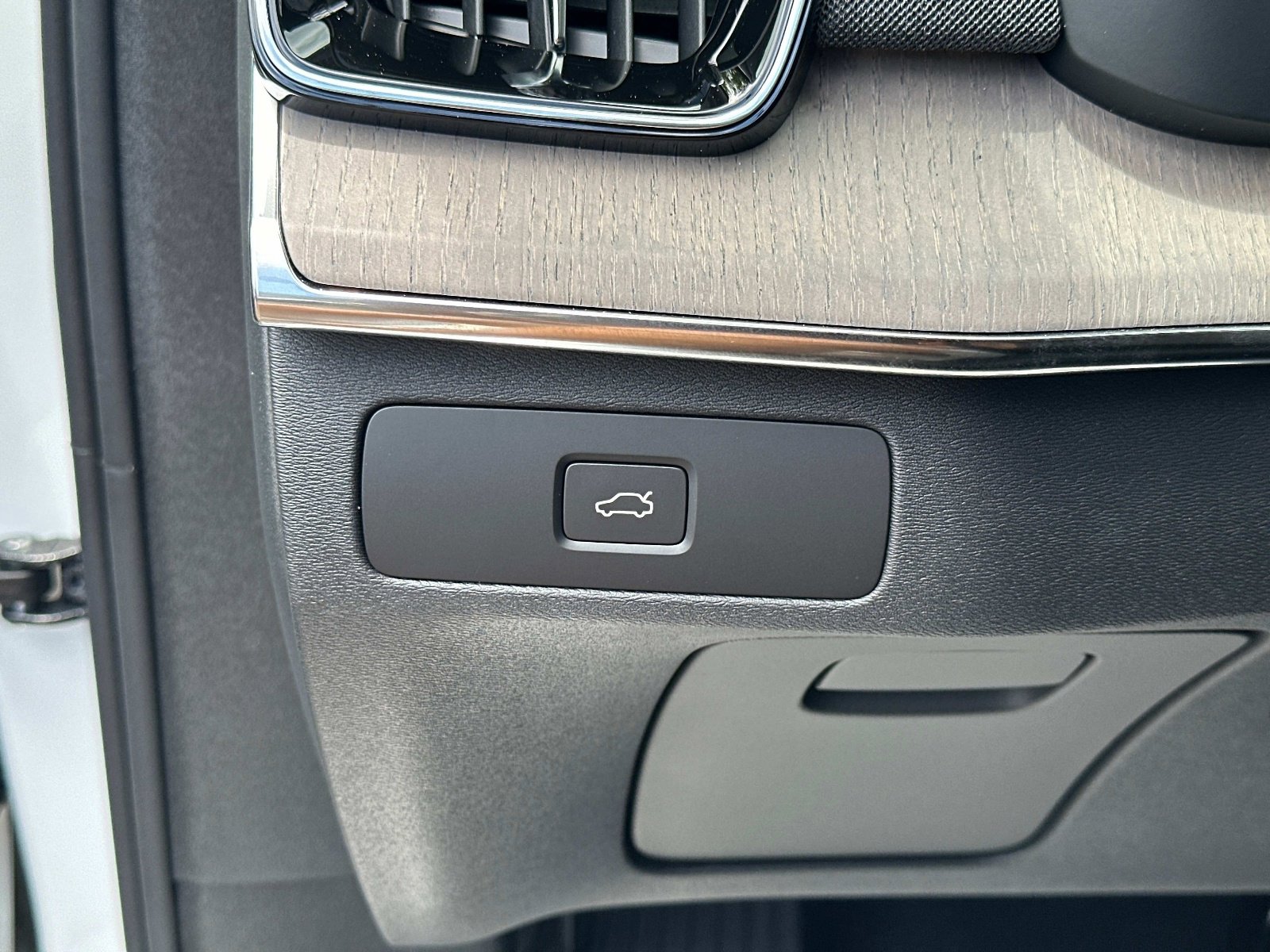 2026 Volvo XC90 Ultra - Photo 27