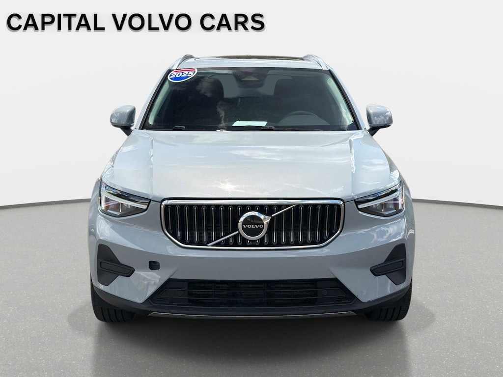 Certified 2025 Volvo XC40 B5 Core Bright Theme SUV