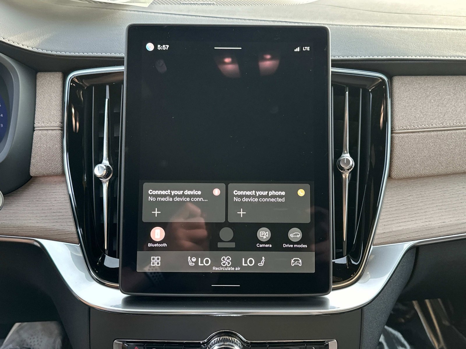 2026 Volvo XC90 Plus - Photo 19